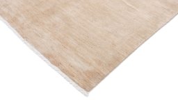 Surface texture of 1980s Lori rug with natural Wool and intricate pattern