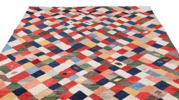 Surface texture of 1980s Lori rug with natural Wool and intricate pattern