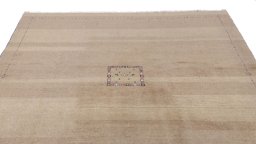 Surface texture of New Lori rug with natural Wool and intricate pattern