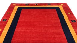 Surface texture of New Lori rug with natural Wool and intricate pattern