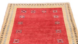 Surface texture of New Lori rug with natural Wool and intricate pattern