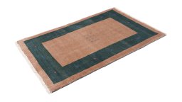 Corner detail of New Lori rug showing border pattern and Wool pile