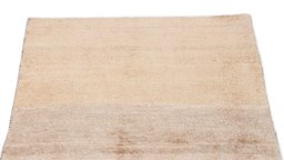 Surface texture of New Lori rug with natural Wool and intricate pattern