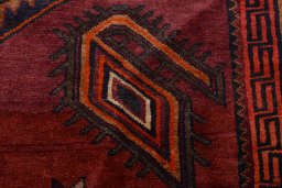 Surface texture of 2000s Lori rug with natural Wool and intricate pattern
