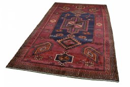 Central medallion detail of 2000s Lori rug from Iran / Persia