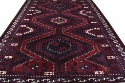Surface texture of 2000s Lori rug with natural Wool and intricate pattern