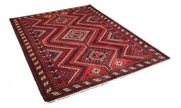 Corner detail of 2000s Lori rug showing border pattern and Wool pile