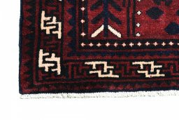 Central medallion detail of 2000s Lori rug from Iran / Persia