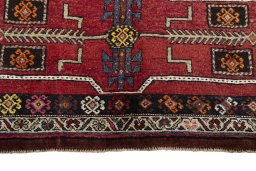 Central medallion detail of 2000s Lori rug from Iran / Persia