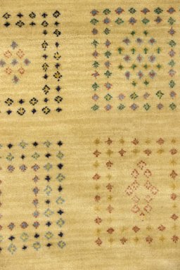 Corner detail of New Lori rug showing border pattern and Wool pile