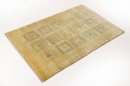 Surface texture of New Lori rug with natural Wool and intricate pattern