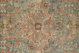Close-up detail of 1920s Mahal rug from Iran / Persia showing Wool weave
