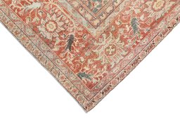 Backside of handmade 1920s Mahal rug showing knot structure and weave density