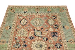 Surface texture of New Mahal rug with natural Wool and intricate pattern
