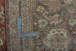 Surface texture of 1930s Mahal rug with natural Wool and intricate pattern