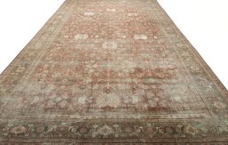 Surface texture of 1930s Mahal rug with natural Wool and intricate pattern