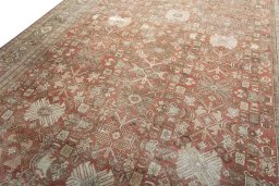 Backside of handmade 1930s Mahal rug showing knot structure and weave density