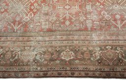 Close-up detail of 1930s Mahal rug from Iran / Persia showing Wool weave