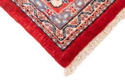 Backside of handmade 1975s Mahal rug showing knot structure and weave density