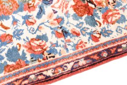 Backside of handmade 2005s Mahal rug showing knot structure and weave density