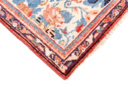 Central medallion detail of 2005s Mahal rug from Iran / Persia