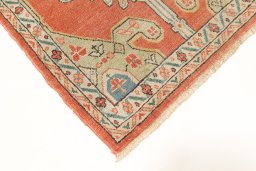 Backside of handmade 1990s Malayer rug showing knot structure and weave density