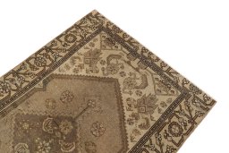 Surface texture of 1900s Malayer rug with natural Wool and intricate pattern