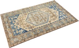 Corner detail of 1920s Malayer rug showing border pattern and Wool pile