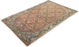 Corner detail of 1920s Malayer rug showing border pattern and Wool pile