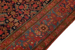 Central medallion detail of 1900s Malayer rug from Iran / Persia