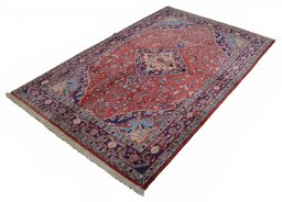 Central medallion detail of 2000s Malayer rug from Iran / Persia