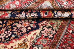 Close-up detail of 1970s Malayer rug from Iran / Persia showing Wool weave