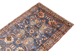 Surface texture of 1981s Malayer rug with natural Wool and intricate pattern
