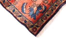 Central medallion detail of 1979s Malayer rug from Iran / Persia