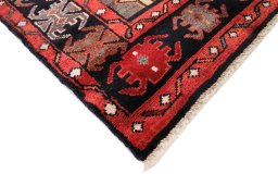 Central medallion detail of 1980s Malayer rug from Iran / Persia