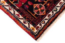 Central medallion detail of 1970s Malayer rug from Iran / Persia