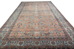 Surface texture of 1930s Mehraban rug with natural Wool and intricate pattern