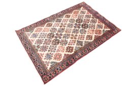 Corner detail of 1999s Meymeh rug showing border pattern and Wool pile