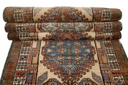 Full view of 1900s Sarab rug from Iran / Persia, 273 × 88 cm in Cream tones