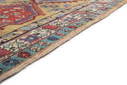 Close-up detail of 1900s Sarab rug from Iran / Persia showing Wool weave
