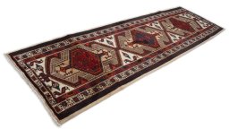 Close-up detail of 2000s Sarab rug from Iran / Persia showing Wool weave