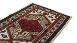 Surface texture of 2000s Sarab rug with natural Wool and intricate pattern