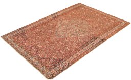 Corner detail of 1900s Senneh rug showing border pattern and Wool pile