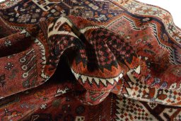 Full view of 2000s Shiraz rug from Iran / Persia, 290 × 176 cm in Red tones