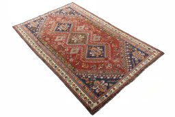 Close-up detail of 2000s Shiraz rug from Iran / Persia showing Wool weave