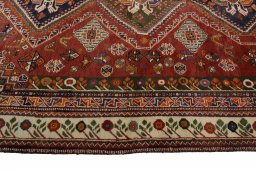 Close-up detail of 2000s Shiraz rug from Iran / Persia showing Wool weave