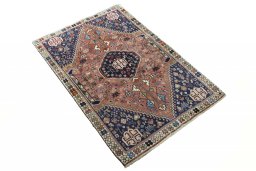 Close-up detail of 2000s Shiraz rug from Iran / Persia showing Wool weave