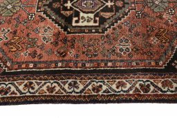 Full view of 2000s Shiraz rug from Iran / Persia, 160 × 105 cm in Red tones