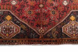 Close-up detail of 2000s Shiraz rug from Iran / Persia showing Wool weave