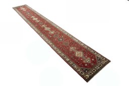 Close-up detail of 2000s Shiraz rug from Iran / Persia showing Wool weave